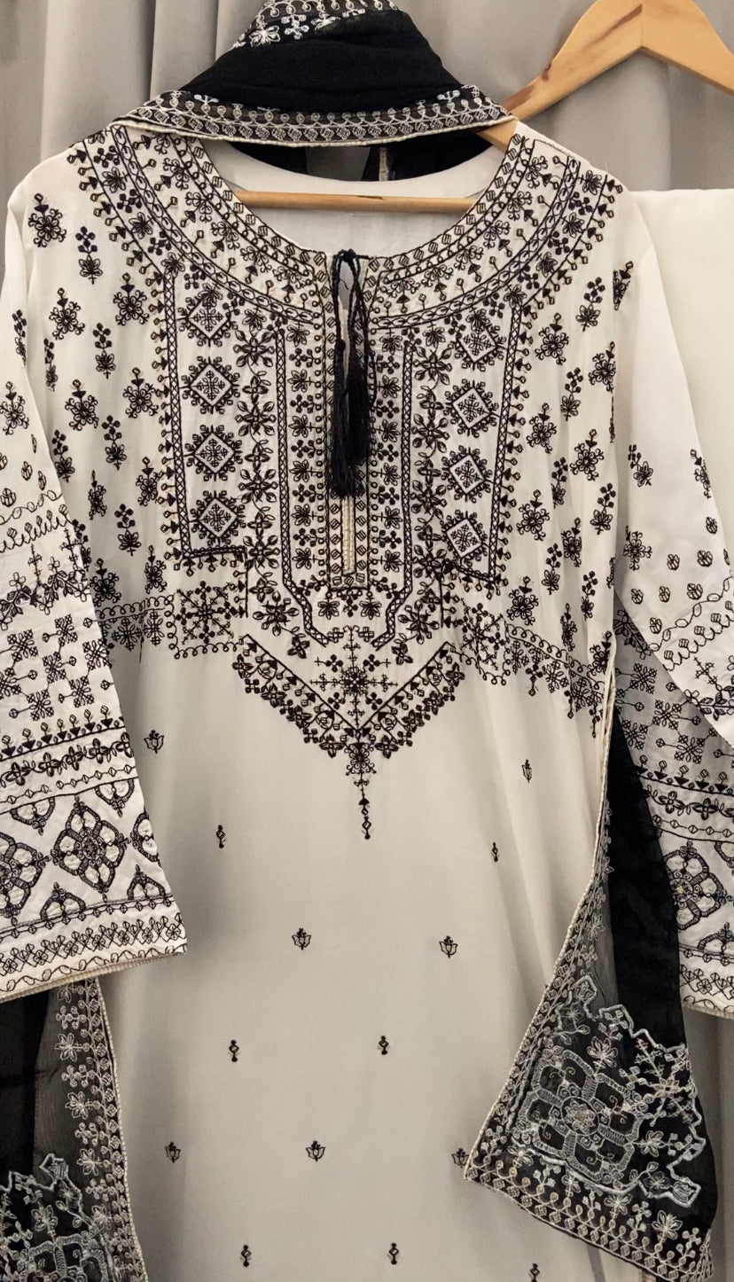 3 pc Arfa Embroidered dress (Arabic Lawn with chiffon dupatta)